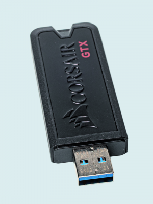 Corsair Flash Voyager GTX